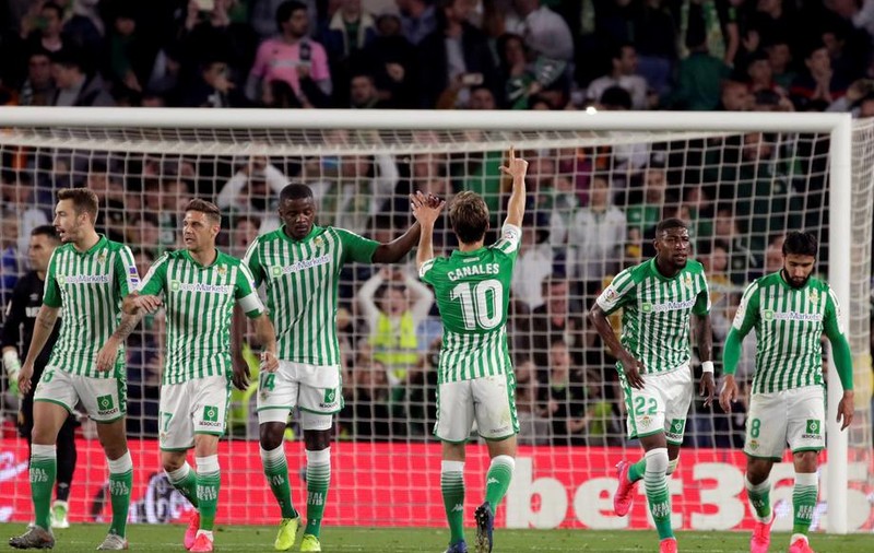 Trei fotbalişti de la Betis Sevilla, testați pozitiv la coronavirus