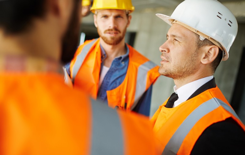 Cum să construiești un mediu de lucru sigur și eficient: Reguli de aur pentru siguranța la job