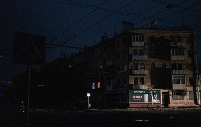 „Vom îngheța de frig”. De sub asaltul rachetelor rusești care lovesc centralele electrice, ucrainenii privesc cu groază spre iarnă