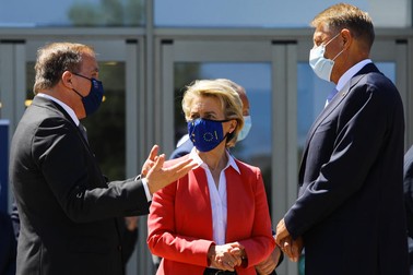 Președintelul Iohannis, aflat la summitul european de la Porto (foto EPA)