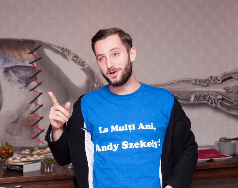 Andrei Gîrjob, tânărul care trăiește din magie și face un spectacol unic în România: „Se încheie cu tentativa de a depăși unul dintre recordurile lui David Copperfield”