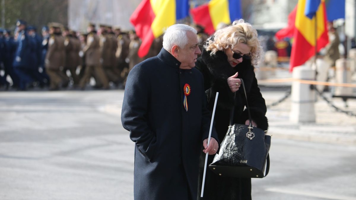 Petre Daea a venit cu soția la parada de 1 Decembrie