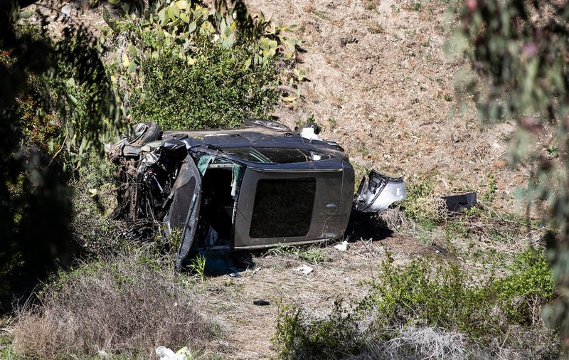 Prima imagine cu jucătorul de golf Tiger Woods, la două luni de la accidentul de mașină