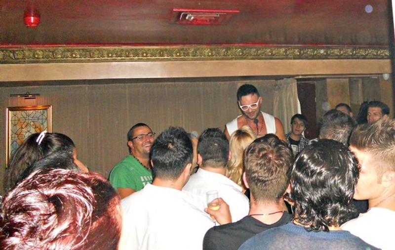 Stripper-ul Cornel Păsat a împlinit 39 de ani! Vezi ce PETRECERE DE POMINĂ a dat! FOTO 