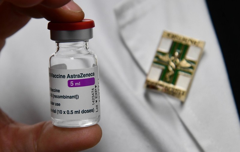 Un oficial al EMA afirmă că există „o legătură” între vaccinul AstraZeneca şi cazurile de tromboză