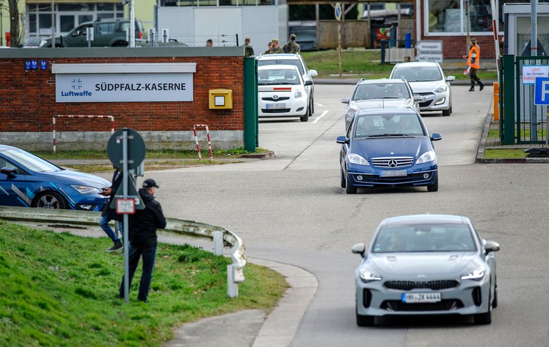 Spiritul Crăciunului într-un orășel din Germania. Ce scrie pe amenda pentru parcarea neregulamentară