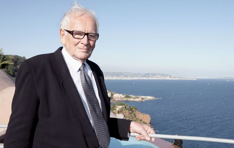 Pierre Cardin a fost externat