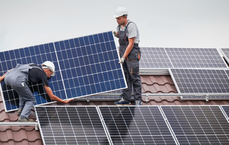 Panourile solare - o afacere care a explodat: „Cererea a crescut de patru ori în 2022 și se va dubla în 2023”. Cât costă instalarea și în cât timp se recuperează investiția