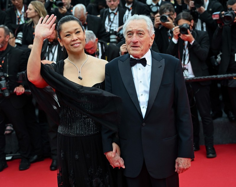 Imagini cu vedetele la ceremonia de deschidere de la Cannes 2025. Robert De Niro a fost însoțit de Tiffany Chen, iubita cu 35 de ani mai mică decât el