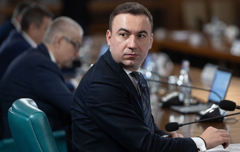 Un ministru cere transparență totală din partea politicienilor și funcționarilor: „Chiar ieri pregăteam declarația de avere”