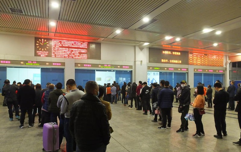 Oraşul Wuhan, redeschis parţial după mai bine de două luni