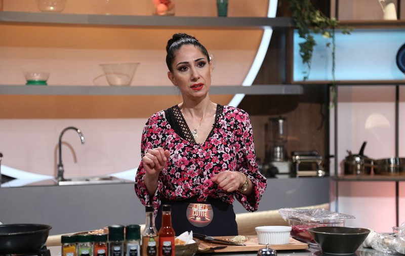 Povestea emoționantă a Mădălinei Cafadaru, concurentă la „Chefi la cuțite”: „M-am dus s-o iau de la școală pe fiica mea și nu am mai găsit-o”