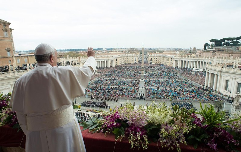 Dublu scandal la VATICAN: un preot e acuzat de homosexualitate, iar altul de crimă