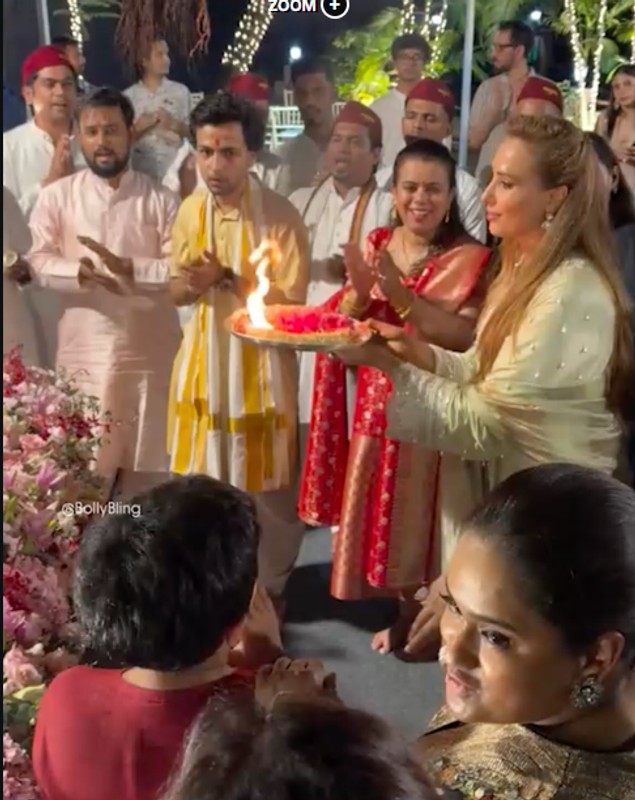 Iulia Vântur și Salma Khan, împreună la un ritual sacru în India
