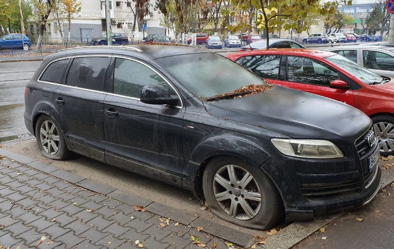 Mașinile abandonate în Timișoara, Iași sau București vor fi ridicate și vândute la fier vechi sau scoase la licitație