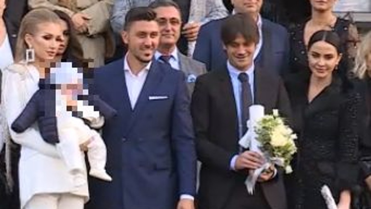 Ciprian Marica și-a botezat copilul. Cristi şi Adelina Chivu au fost naşii băiețelului