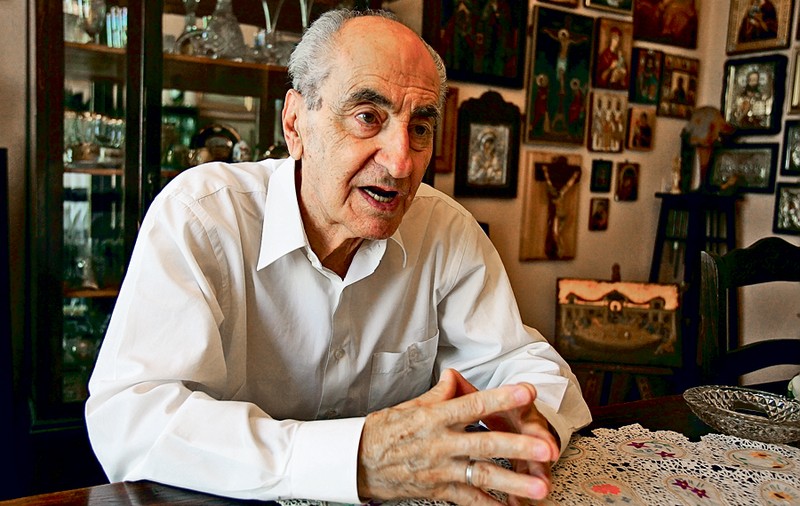 La cei 97 de ani, pe care-i împlineşte astăzi, Mircea Ionescu Quintus rememoreză episoade din viaţa sa: «Doi colegi de clasă l-au asasinat pe Armand Călinescu»