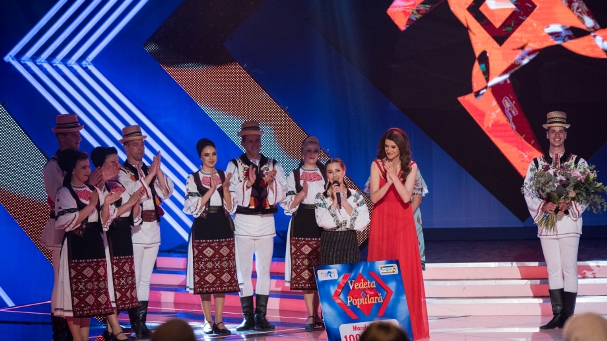 „Vedeta populară” Cătălina Rotaru. Cătălina, cântând, la TVR
