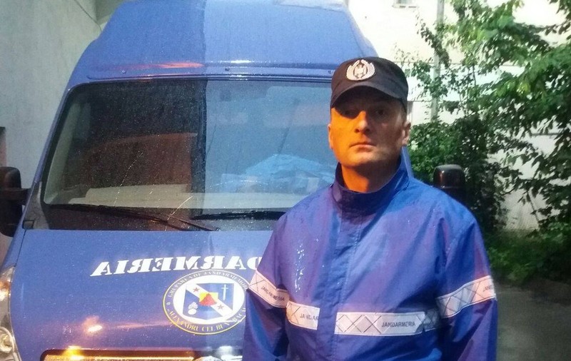 Un jandarm a găsit 7.500 de lei pe stradă. Ai cui erau banii și ce voia să facă proprietarul cu ei