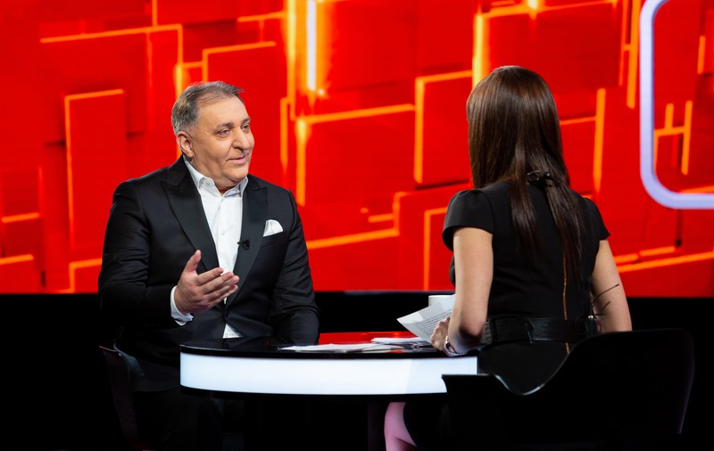 Vali Vijelie la Denise Rifai. Ce răspunde la întrebarea: „Este Nuțu Cămătaru scutul dumneavoastră în fața clanurilor mafiote?”