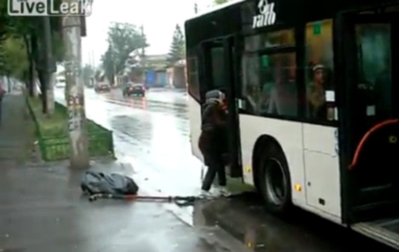 DE RÂSUL LUMII! O româncă e subiect de amuzament pe internet! Iată ce a făcut | VIDEO