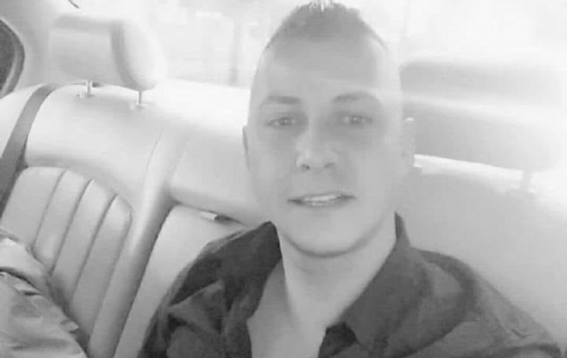 Românul devenit celebru după o partidă de sex oral transmisă pe Facebook a murit în Marea Britanie |VIDEO ȘOCANT