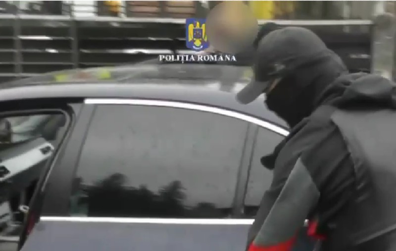 Doi pakistanezi sunt cercetați pentru răpirea unor cetățeni străini. Victimele erau ținute într-un apartament din Brașov