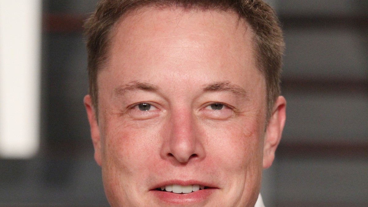 Hyperloop între New York și Washington DC. Elon Musk în costum și papion, la decernarea premiilor Oscar în 2015