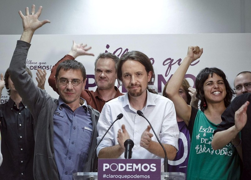 Liderul Podemos, Pablo Iglesias, încurajat după prima rundă de alegeri parlamentare FOTO: EPA
