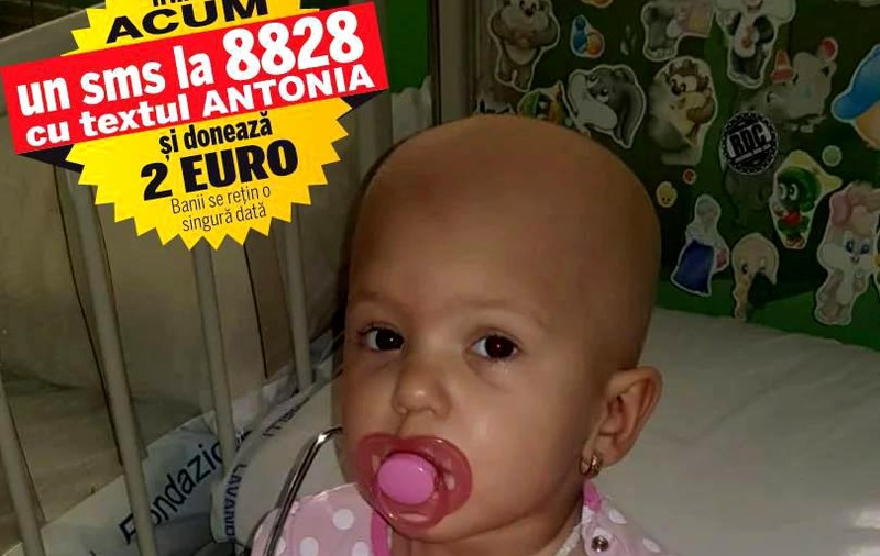Antonia a fost mutată de medicii italieni într-o cameră sterilă, pentru a nu răci. Fetița are nevoie de 20.000 de euro pentru transplantul de celule stem