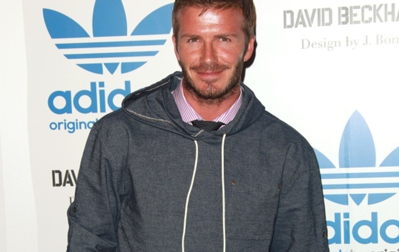 O chelneriţă a cântat o serenadă pentru David Beckham şi Snoop Dogg