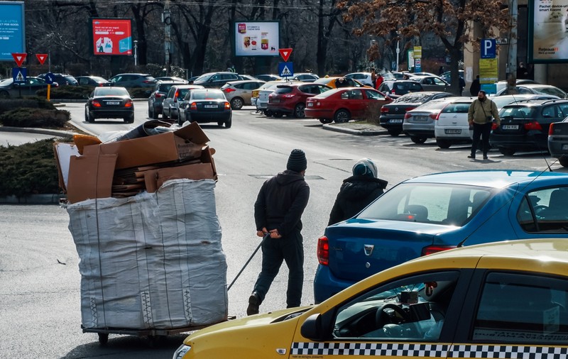 Insecuritatea economică, principalul agent electoral al partidelor populiste. Ce trebuie făcut ca să nu ne cadă în cap „drobul de sare”