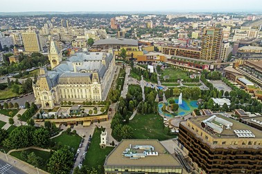 Palatul Culturii, în stânga, și ansamblului Palas, dreapta