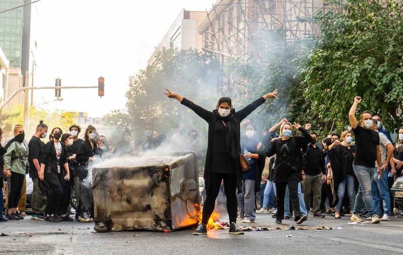 Cinci oameni, condamnați la moarte în Iran pentru uciderea unui membru din Garda Revoluționară Islamică