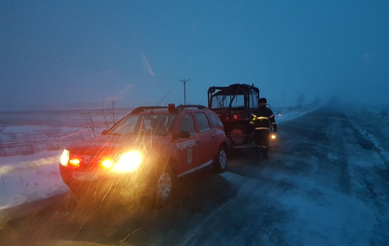 Școlile din județele Constanța și Tulcea rămân închise și miercuri din cauza viscolului și ninsorii