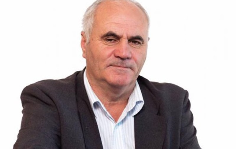 ALEGERI LOCALE 2016 | Ce campanie nebună! Un candidat a scris un bilet de adio, apoi s-a îmbătat, altul a sărit cu cuțitul la un inspector ANAF, iar în două comune se știe deja cine va fi primar