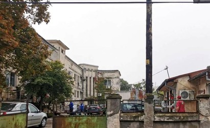 Intrarea în IML Craiova, în octombrie 2020