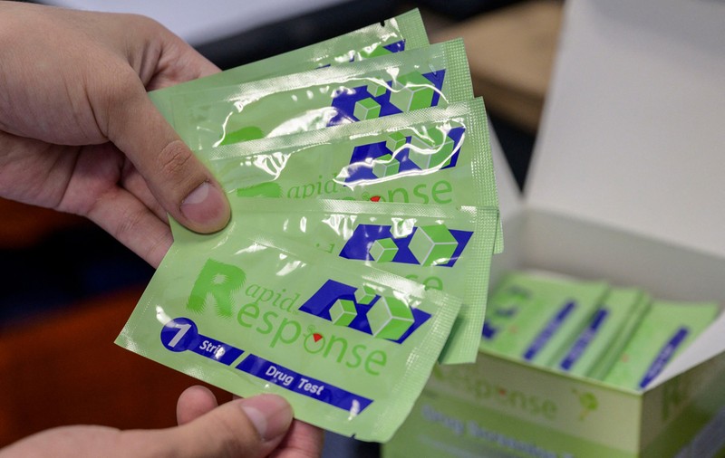 Duce testarea antidrog în școli la scăderea consumului în rândul elevilor? Experiența altor zece țări europene