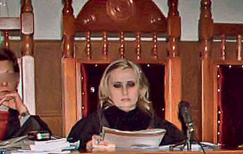Atunci când nu puteau elibera infractorii, judecătoarele dădeau şpaga înapoi! Vezi detalii uluitoare din acest dosar!