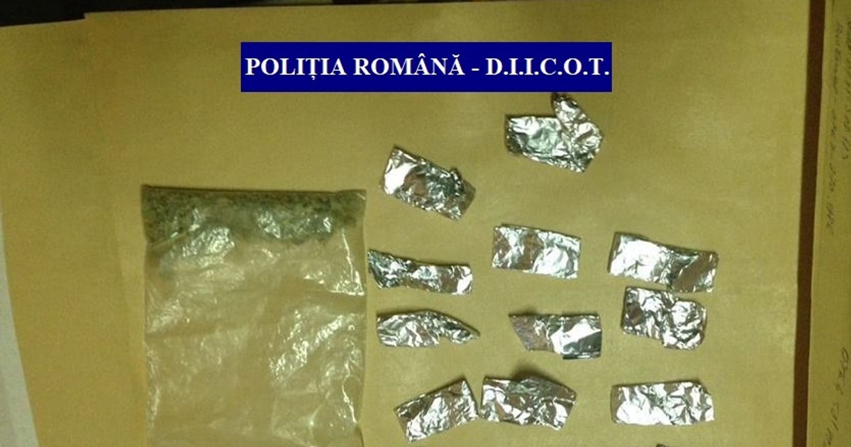 Două persoane arestate în cazul drogului zombie din Câmpia Turzii. Substanțele seamănă cu celebrele "spices"