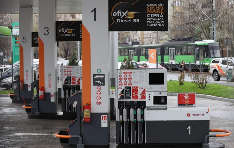 De ce vinde Rompetrol benzina atât de ieftin: mișcarea care a dus prețul sub 9 lei/l