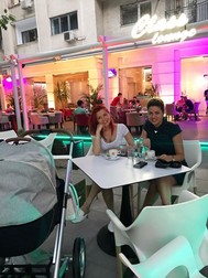 Elena Gheorghe și-a scos fetița în oraș. “Am ieșit ca fetele”
