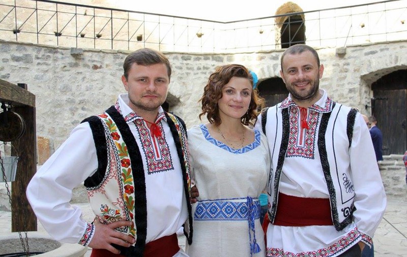 Imperiul familiei basarabene Slivinschi, asociată cu mituirea șefilor ELCEN. Cumpără firme în România pe bandă rulantă, are afaceri cu LukOil și prosperă din contracte cu statul