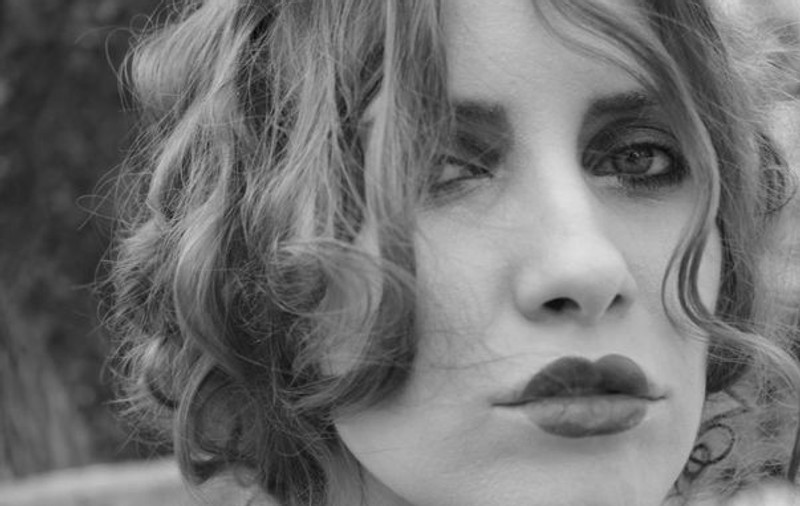 Iulia Albu: "În România nu există creatori de modă". Eşti de acord cu ea?