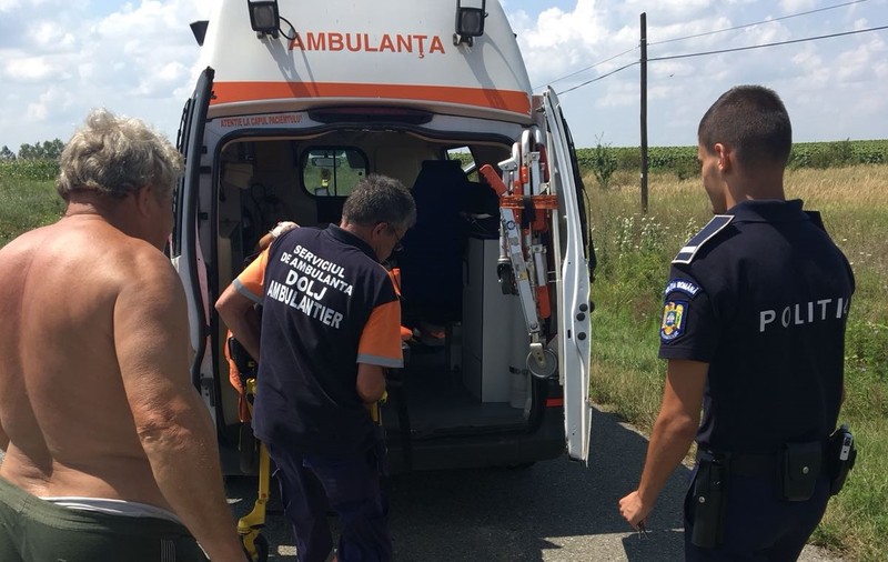 Un bărbat din Dolj a fost băgat în spital de propriul cal. Animalul s-a speriat de claxonul unei mașini