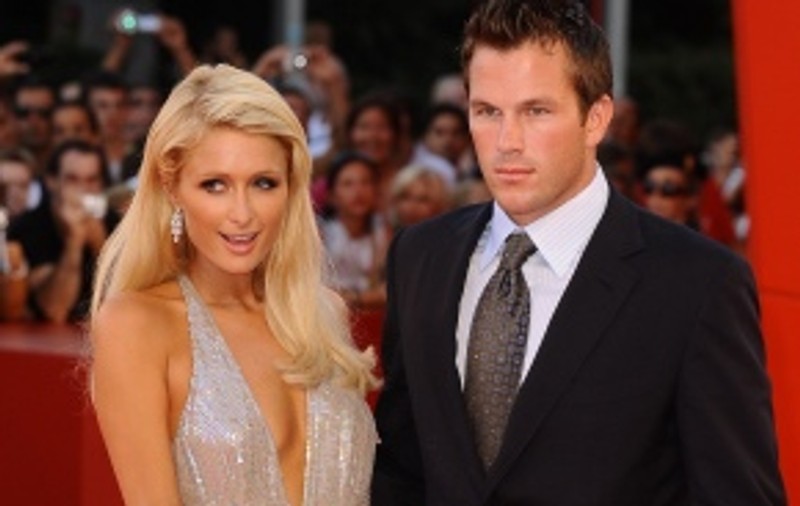 Poliţia, chemată acasă la Paris Hilton