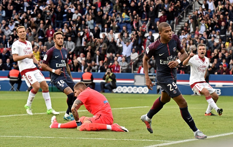 Franța, etapa a 8-a. Victorie pentru Ciprian Tătărușanu. PSG, alt spectacol. Marseille, succes epic la Nice | VIDEO