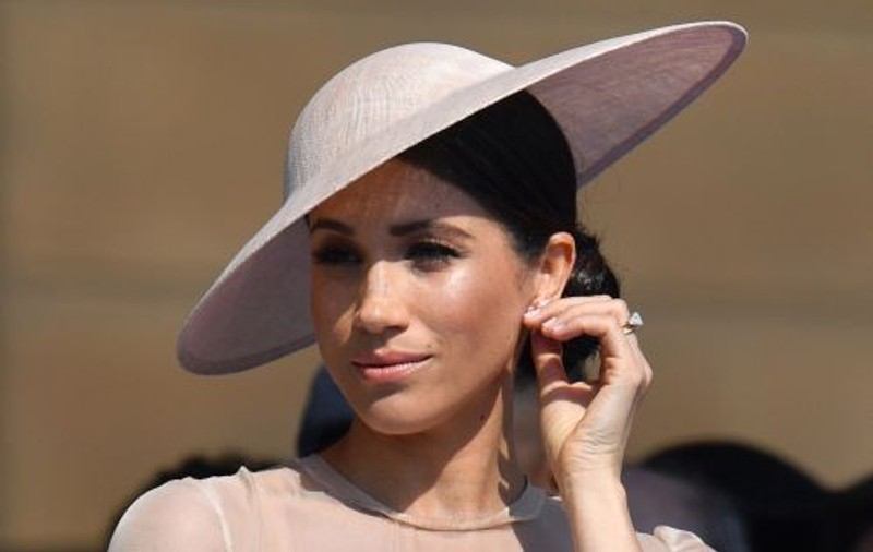 Cât a cheluit Meghan Markle pe ținutele ei de când a devenit ducesă. Suma este uriașă