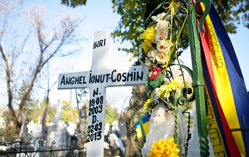 EXCLUSIV| Andreea Anghel, mama băiețelului ucis de maidanezi, vrea să-i facă lui Ionuț un monument la cimitir