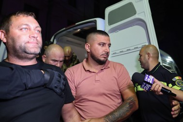 Persoane reținute în cazul protestului din Piața Victoriei din 15 septembrie 2026 sunt aduse la judecătoria sectorului 1 din București, 16 septembrie 2026. Inquam Photos / George Călin